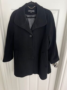 Ellen Tracy Black Wool-Blend Pea Coat with Wide Collar